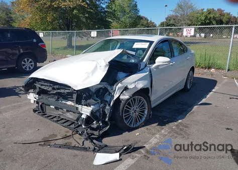 2013 Ford Fusion Se z USA, uszkodzony, nr VIN 3FA6P0HR8DR197228